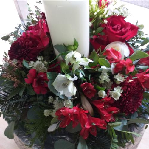 Festive Candle Ring or Gable Centre No4